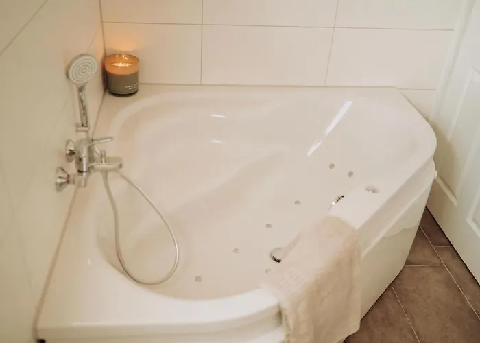 Malerisch Am Mit Kamin, Sauna & Whirlpool *